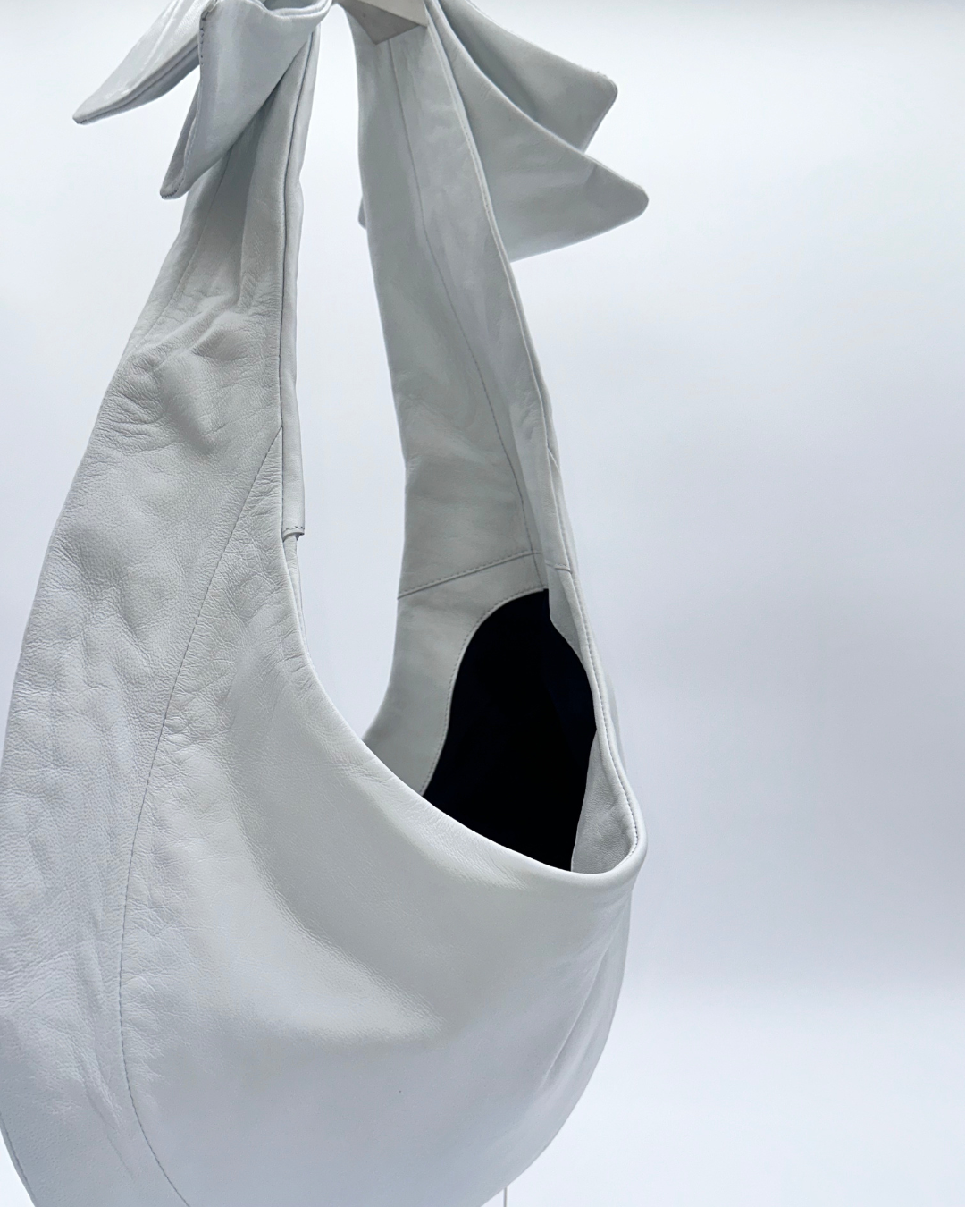 White Bow Hobo