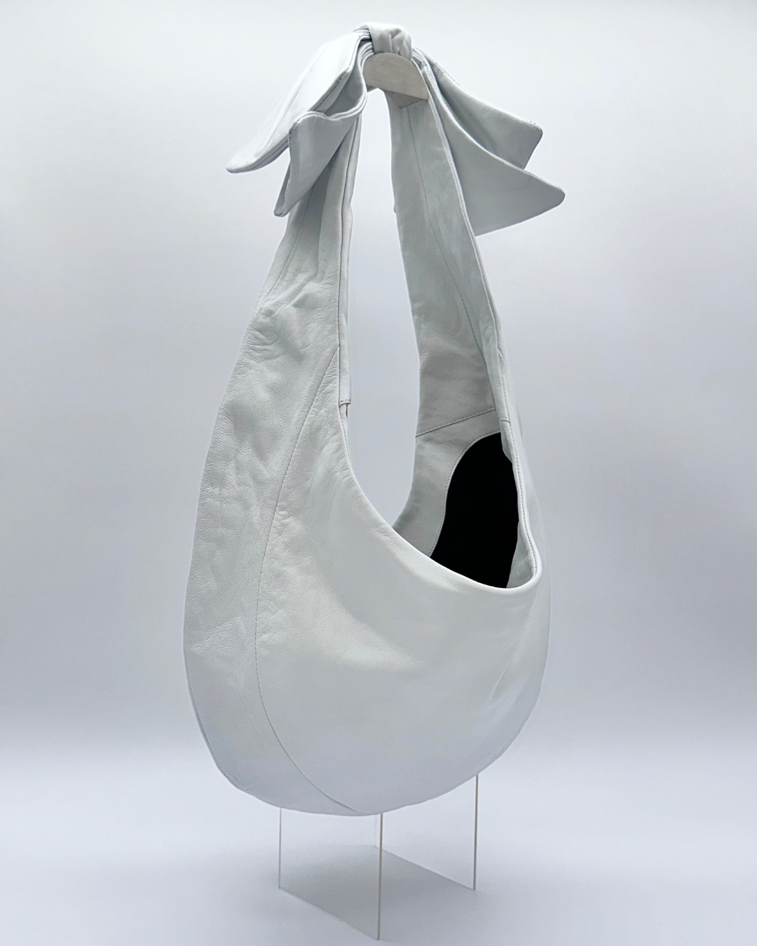 White Bow Hobo