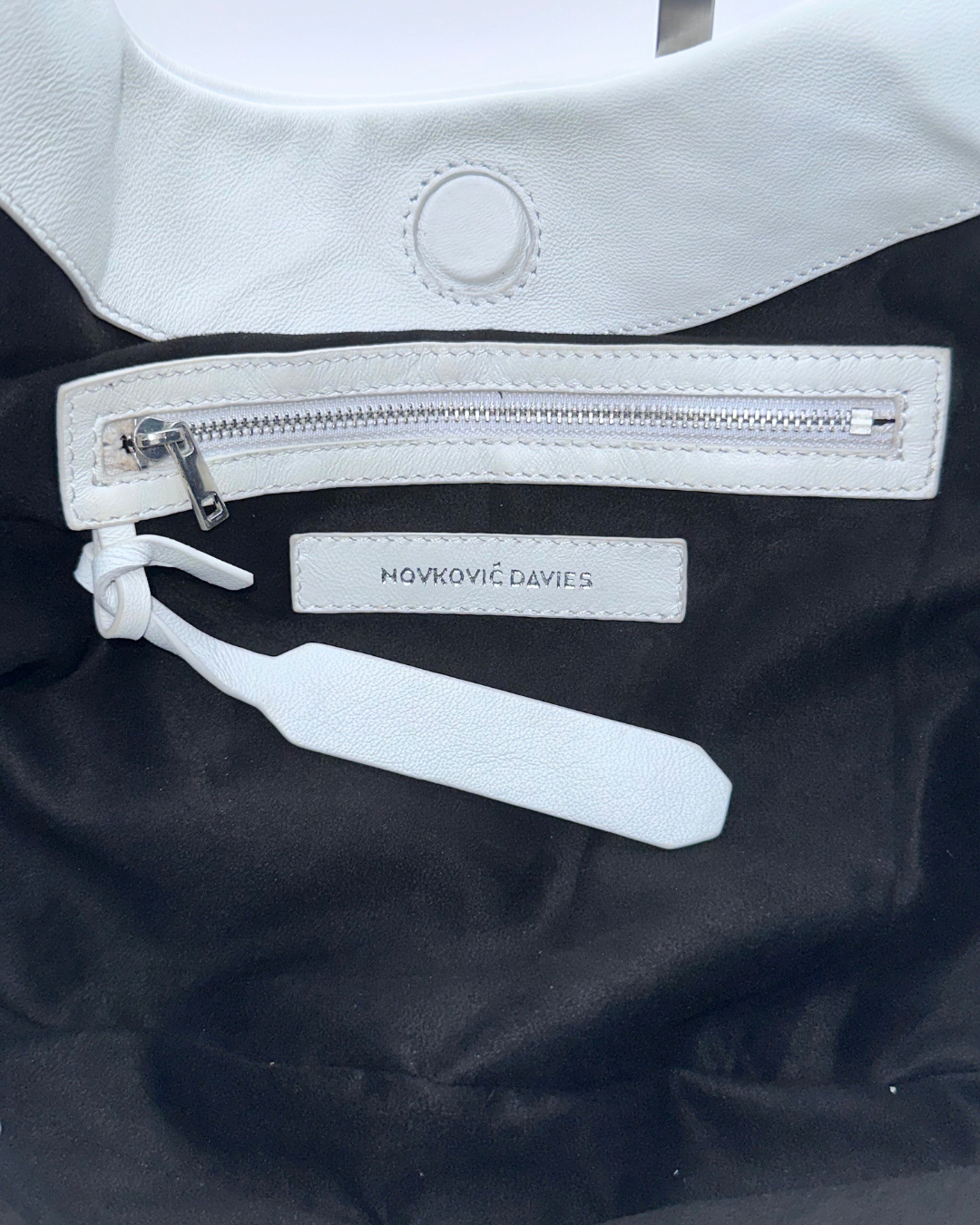 White Bow Hobo