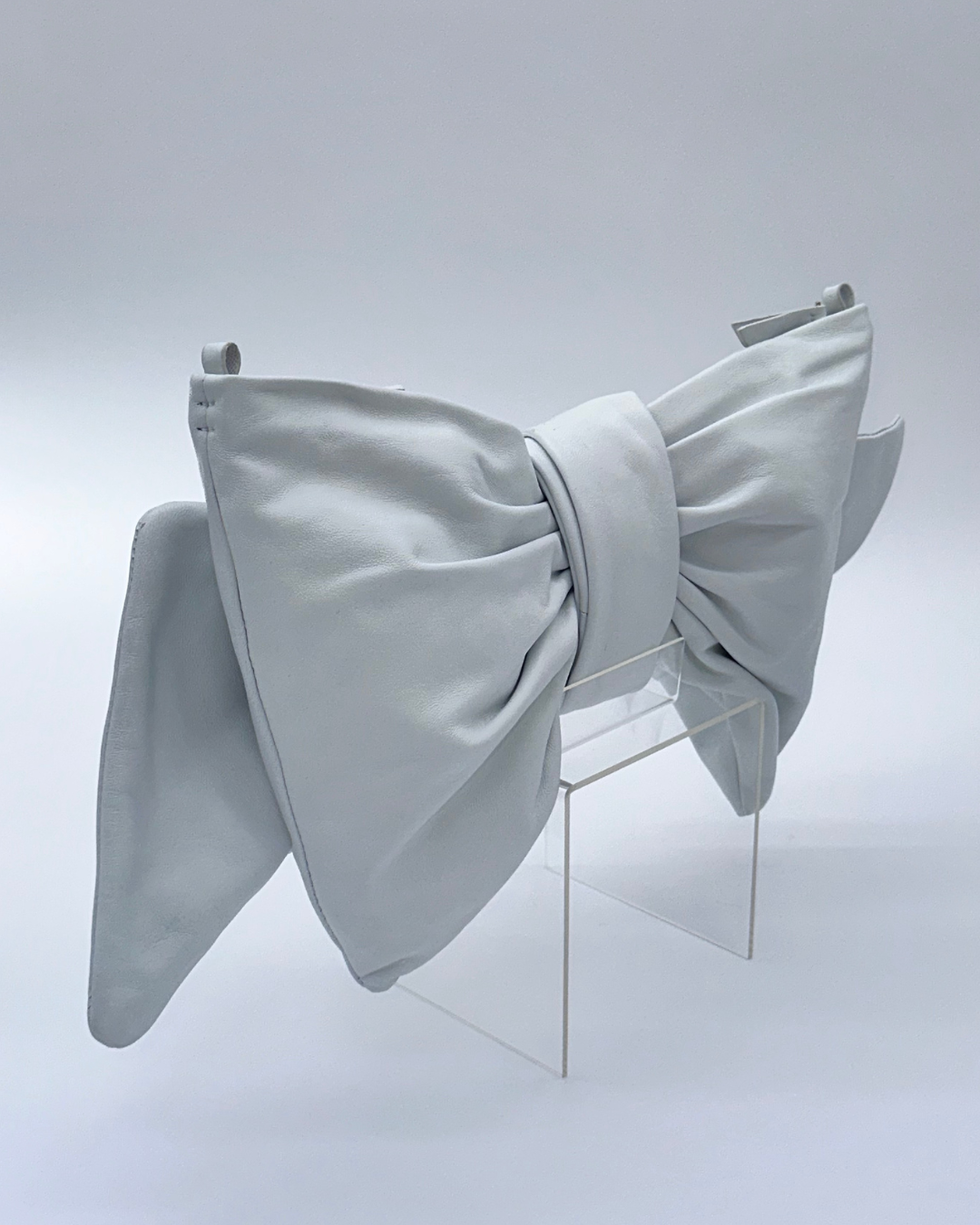 White Bow Clutch