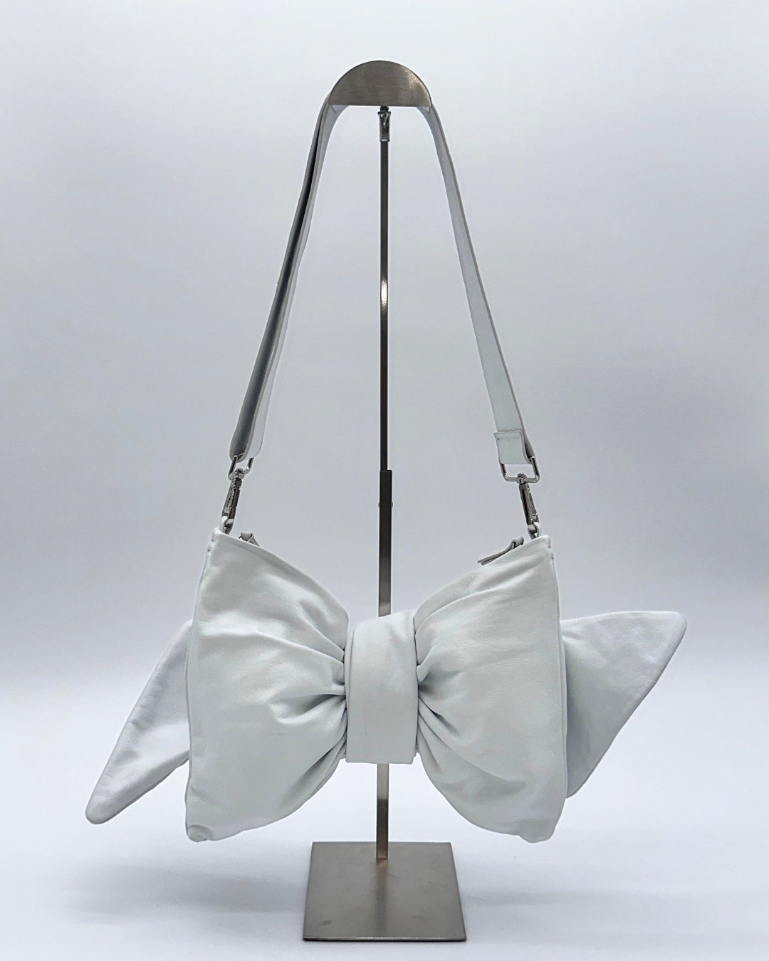 White Bow Clutch